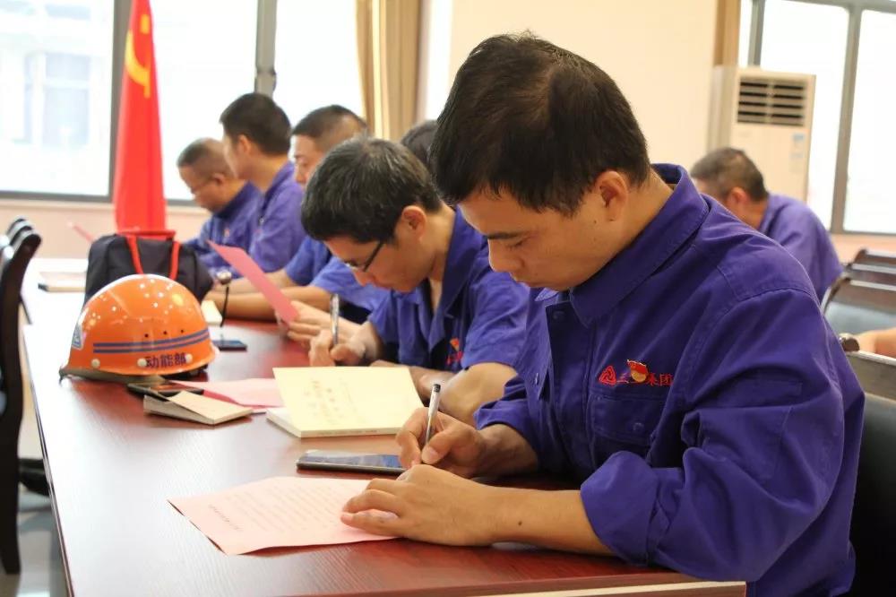 党员立潮头，，，领跑领先锋之十四｜杨湖竹：：：咬定物流不放松，，，立根扎在腾博会官网中