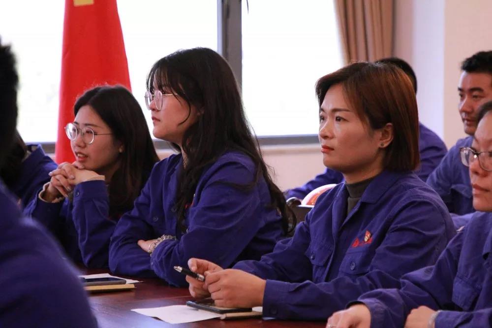 党员立潮头，，，领跑领先锋之十八｜杨梅玲：：：巾帼绽青春