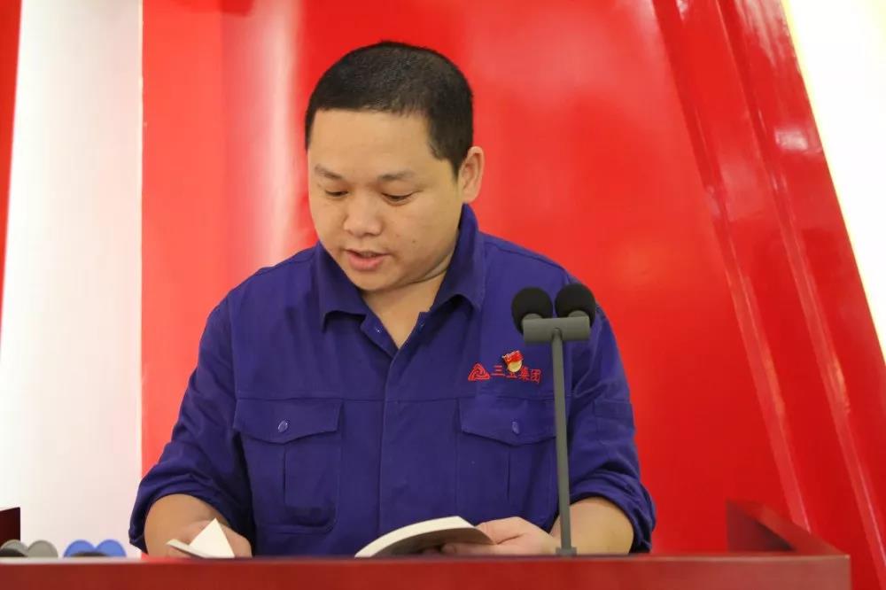 党员立潮头，，，领跑领先锋之二十一｜周震：：：岁月耕作、、、通俗岗位写青春